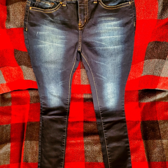 VIP Jeans - Picture 3 of 3